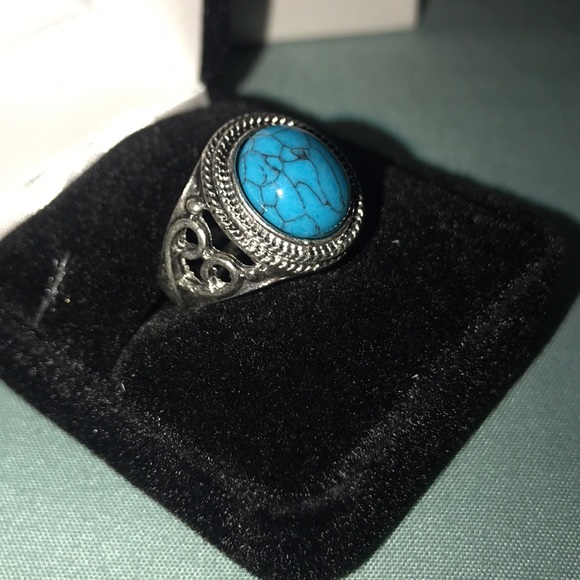 New Beautiful sterling silver ring - Picture 2 of 8